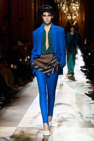Look 43